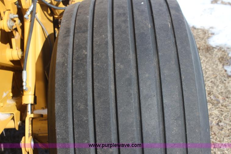 image for item I7492 2011 Vermeer 605 Super M round baler