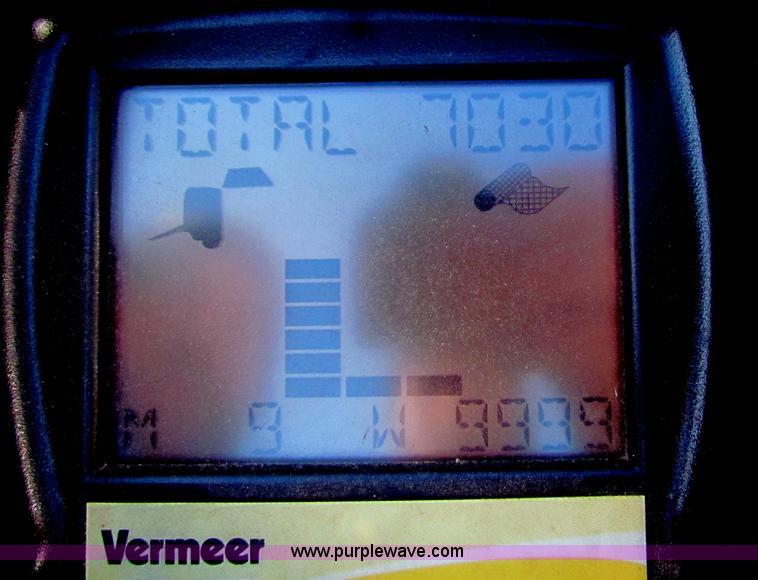 image for item I7492 2011 Vermeer 605 Super M round baler