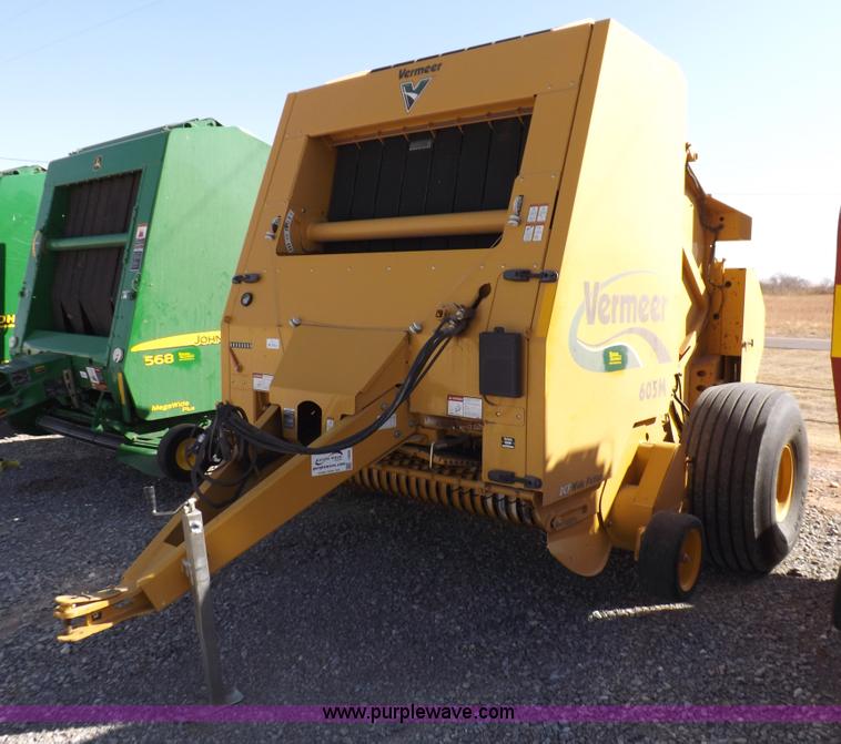 image for item I9026 Vermeer 605M round baler