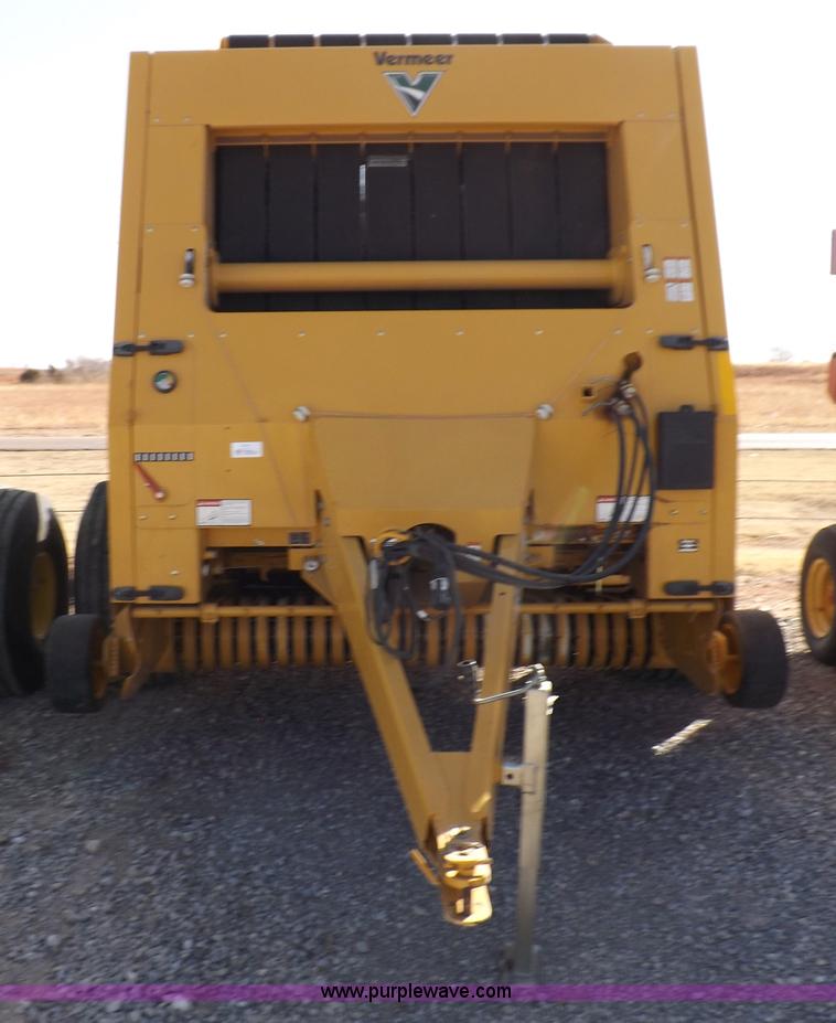 image for item I9026 Vermeer 605M round baler