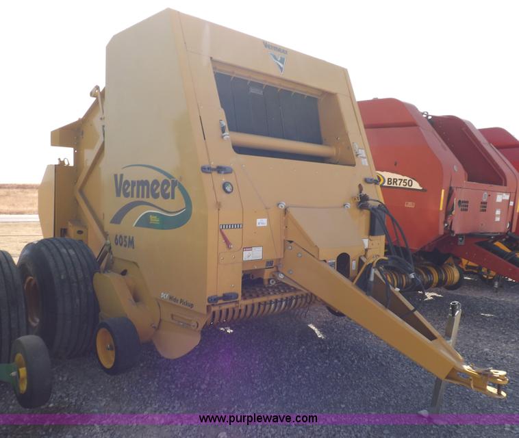 image for item I9026 Vermeer 605M round baler