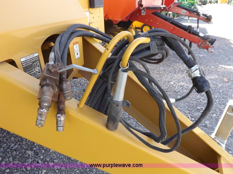 image for item I9026 Vermeer 605M round baler