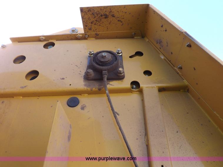 image for item I9026 Vermeer 605M round baler