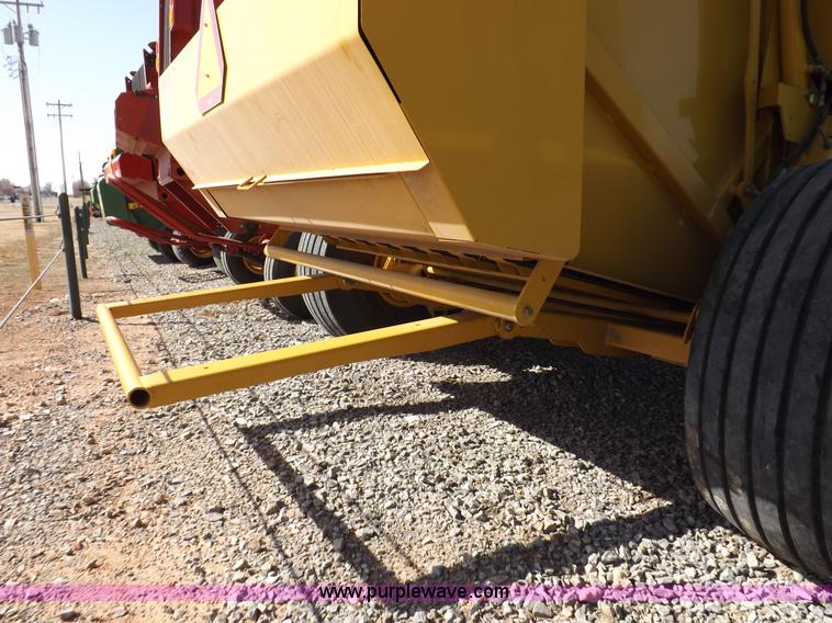 image for item I9026 Vermeer 605M round baler