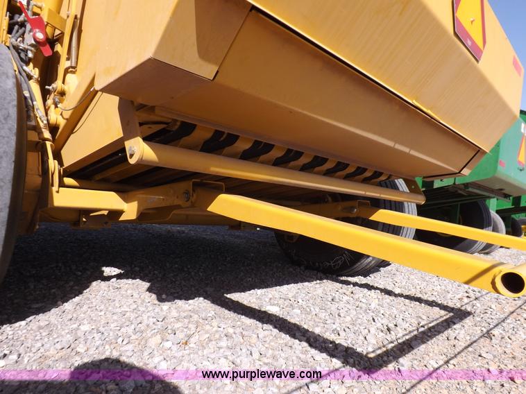 image for item I9026 Vermeer 605M round baler