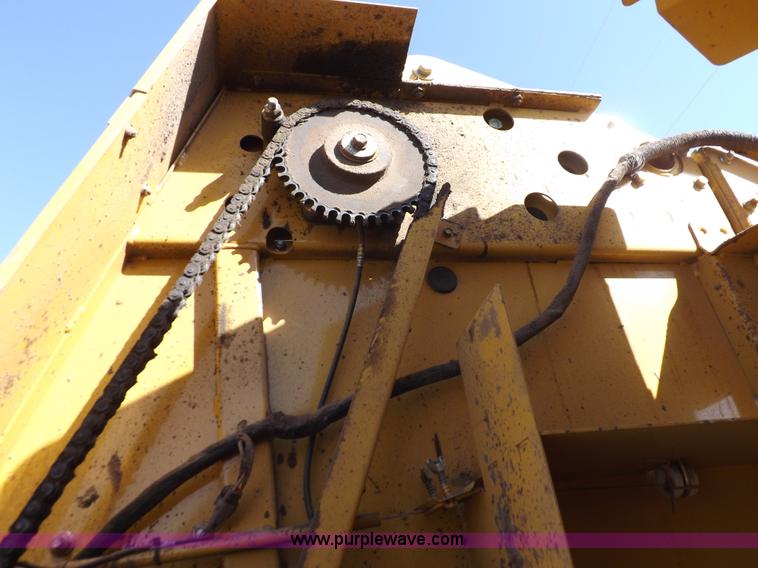 image for item I9026 Vermeer 605M round baler