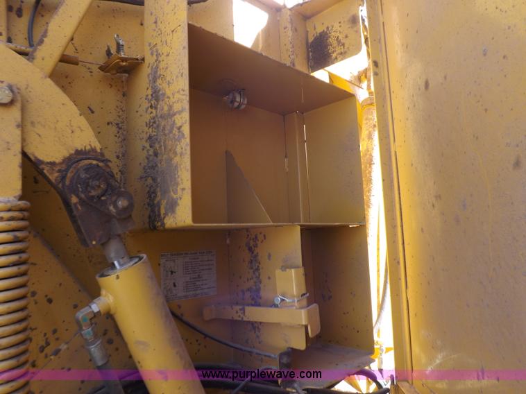 image for item I9026 Vermeer 605M round baler