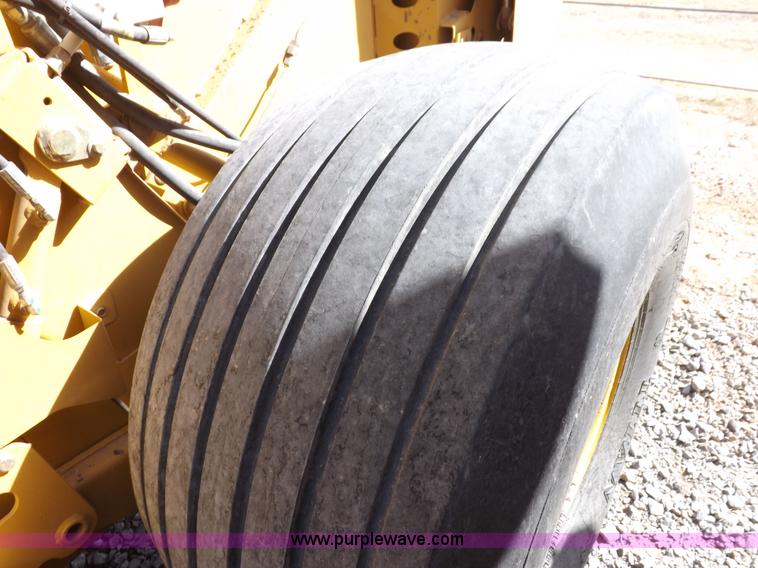 image for item I9026 Vermeer 605M round baler