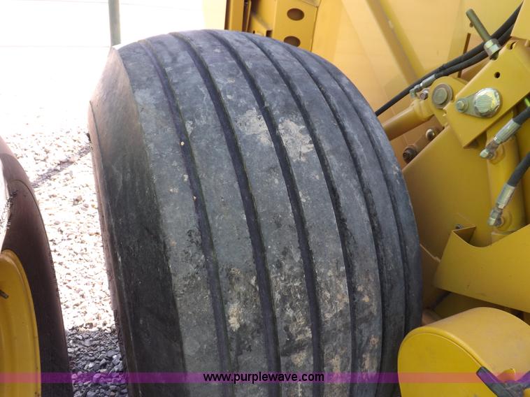 image for item I9026 Vermeer 605M round baler