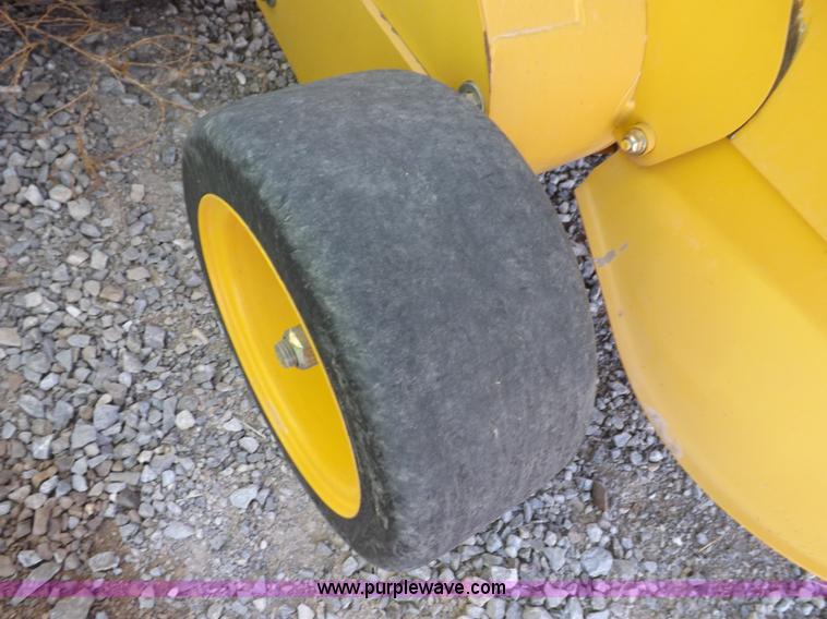 image for item I9026 Vermeer 605M round baler