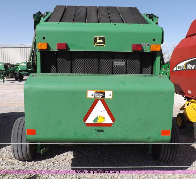 image for item I9027 1998 John Deere 566 round baler