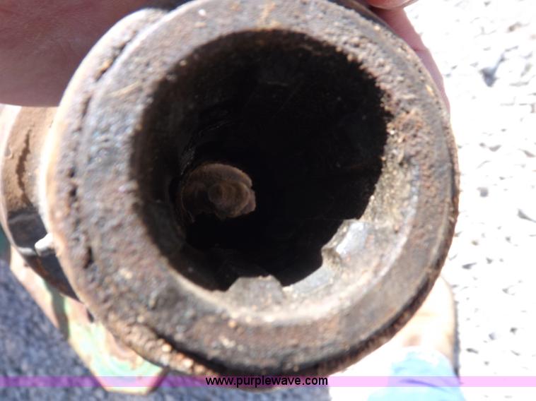 image for item I9027 1998 John Deere 566 round baler