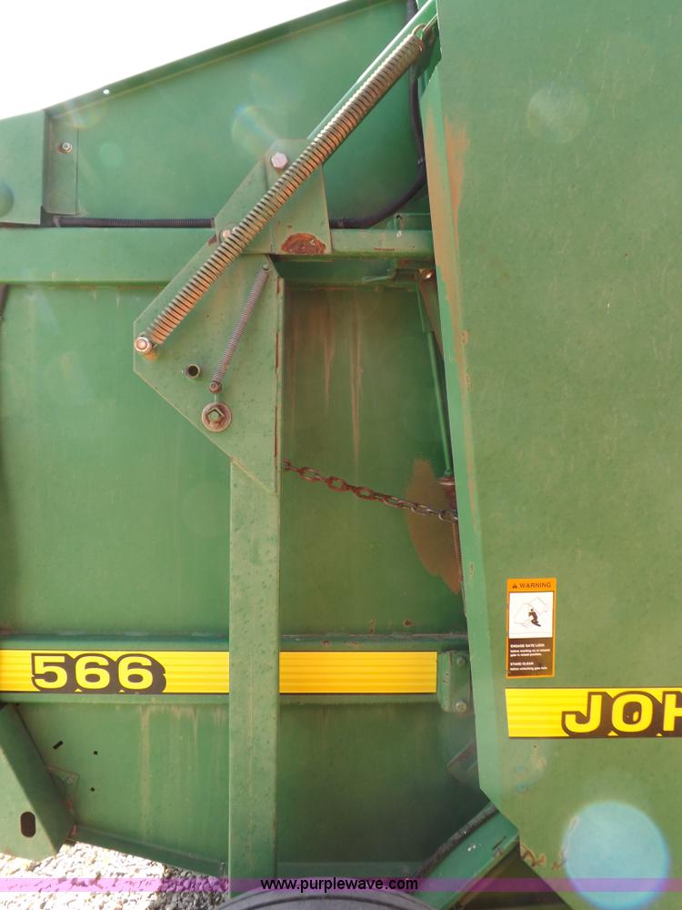 image for item I9027 1998 John Deere 566 round baler