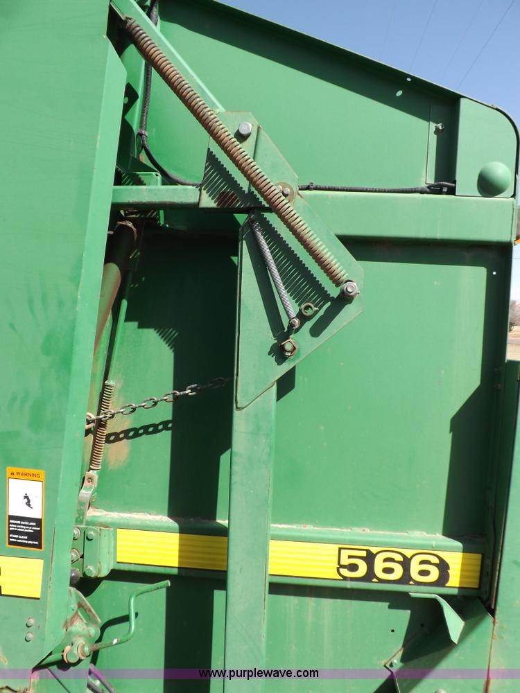image for item I9027 1998 John Deere 566 round baler