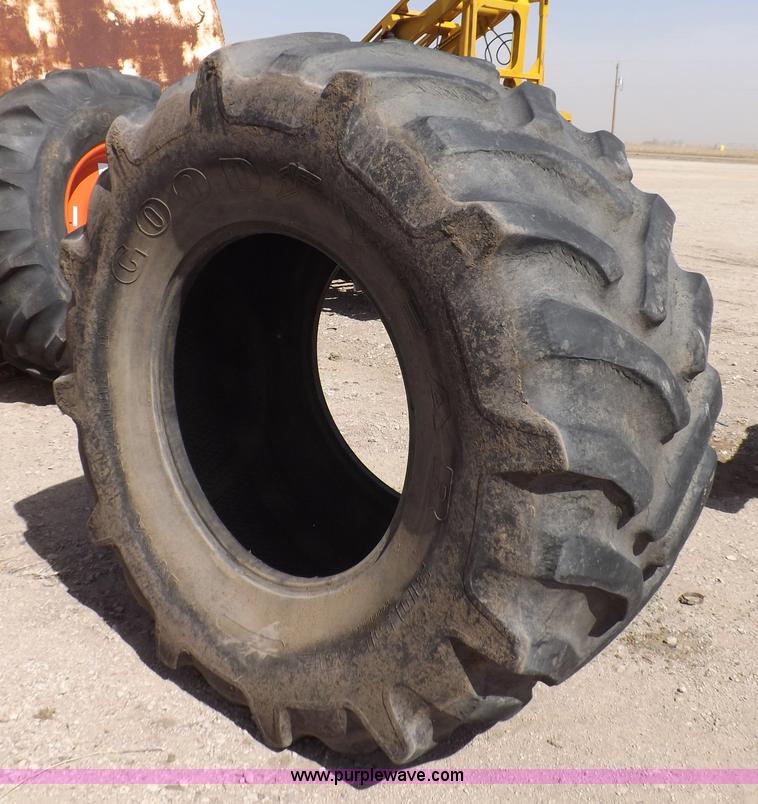 image for item I9041 (2) tires