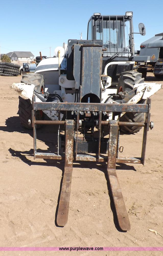 image for item I9042 2003 Bobcat T40140 telehandler