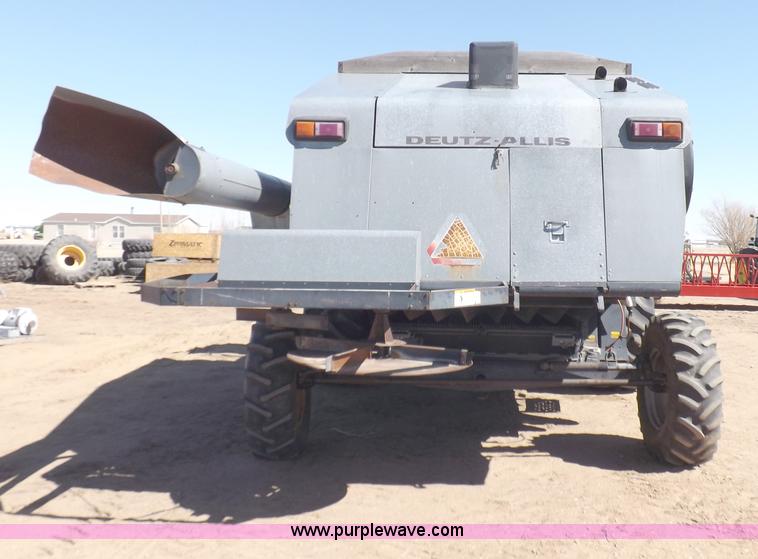 image for item I9043 1990 Gleaner R60 combine