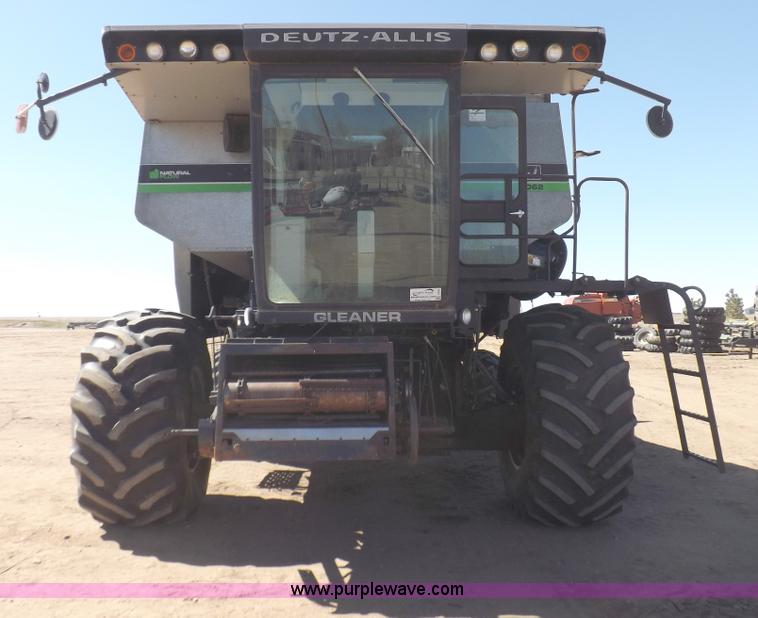 image for item I9043 1990 Gleaner R60 combine