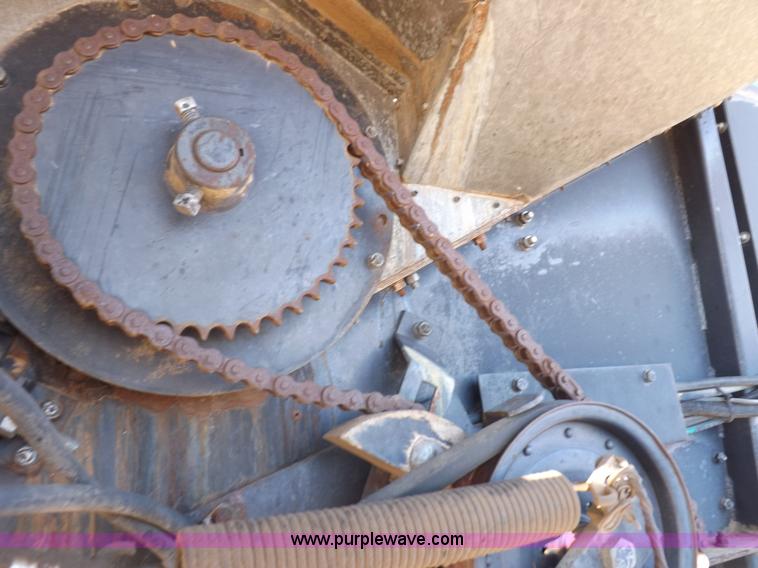 image for item I9043 1990 Gleaner R60 combine