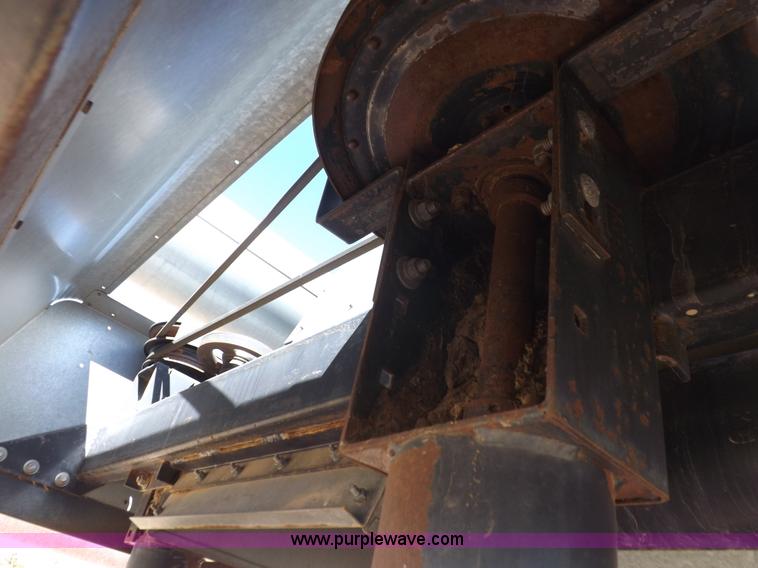 image for item I9043 1990 Gleaner R60 combine