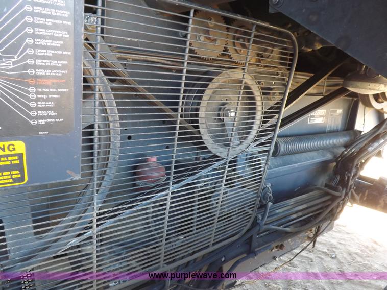 image for item I9043 1990 Gleaner R60 combine