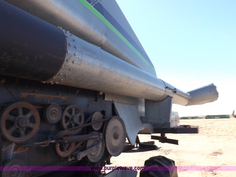 image for item I9043 1990 Gleaner R60 combine