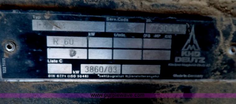 image for item I9043 1990 Gleaner R60 combine