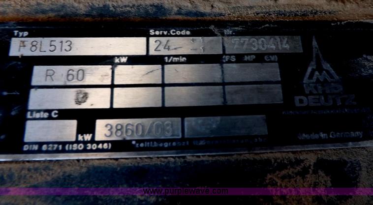 image for item I9043 1990 Gleaner R60 combine