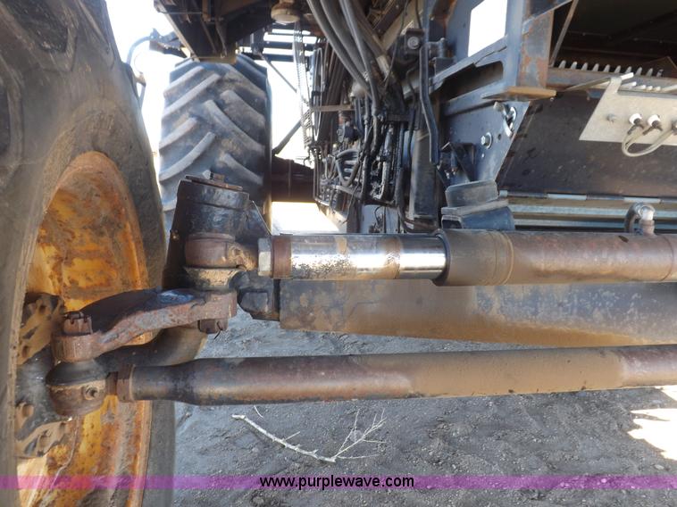 image for item I9043 1990 Gleaner R60 combine