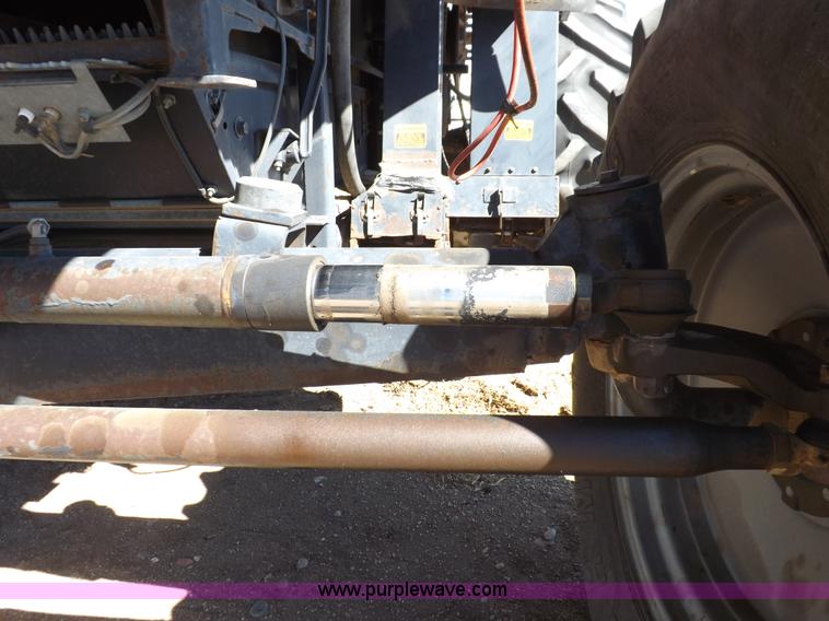 image for item I9043 1990 Gleaner R60 combine