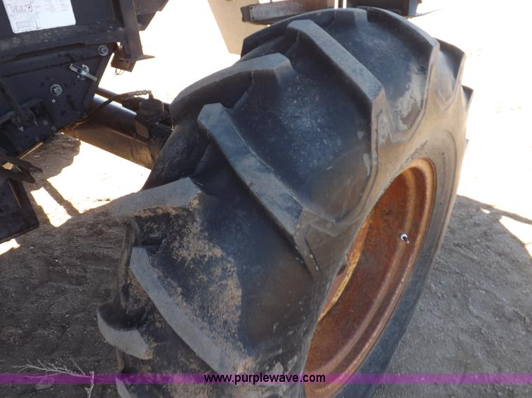 image for item I9043 1990 Gleaner R60 combine