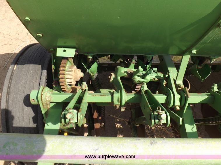 image for item I9044 (3) John Deere  drills