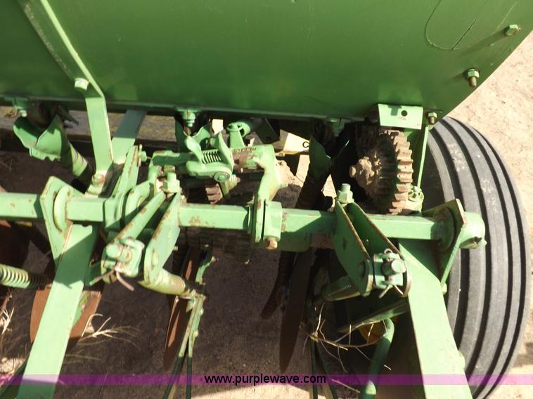 image for item I9044 (3) John Deere  drills