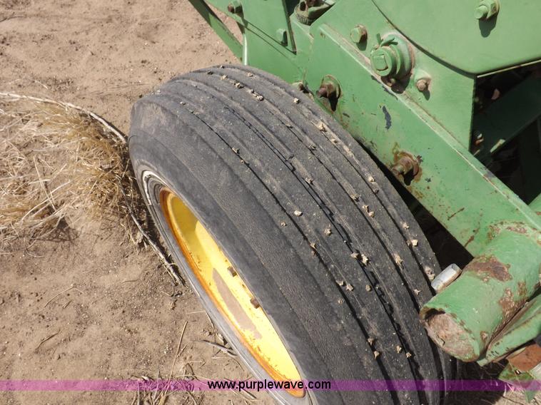 image for item I9044 (3) John Deere  drills