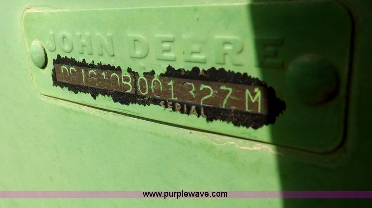 image for item I9044 (3) John Deere  drills