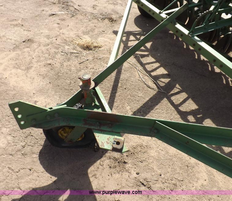 image for item I9045 (2) John Deere E0DRB drills