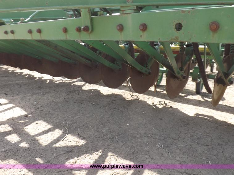 image for item I9045 (2) John Deere E0DRB drills