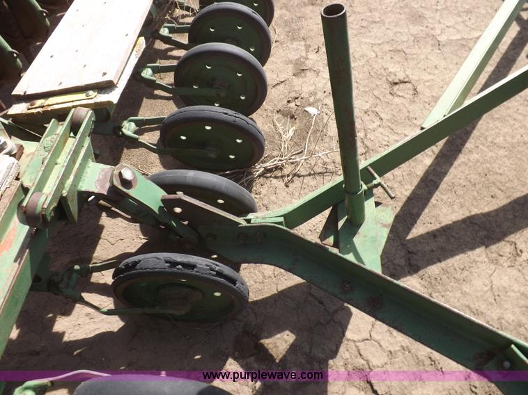 image for item I9045 (2) John Deere E0DRB drills