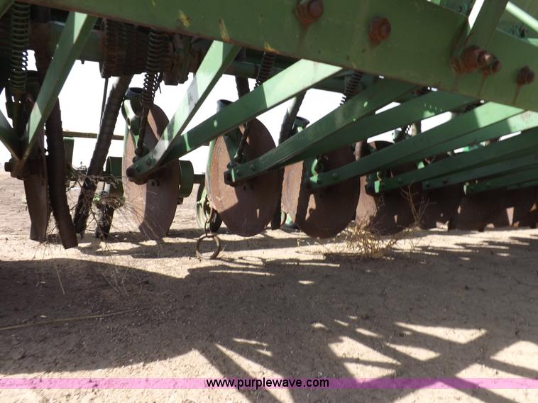 image for item I9045 (2) John Deere E0DRB drills