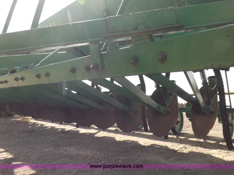 image for item I9045 (2) John Deere E0DRB drills