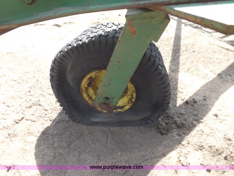 image for item I9045 (2) John Deere E0DRB drills
