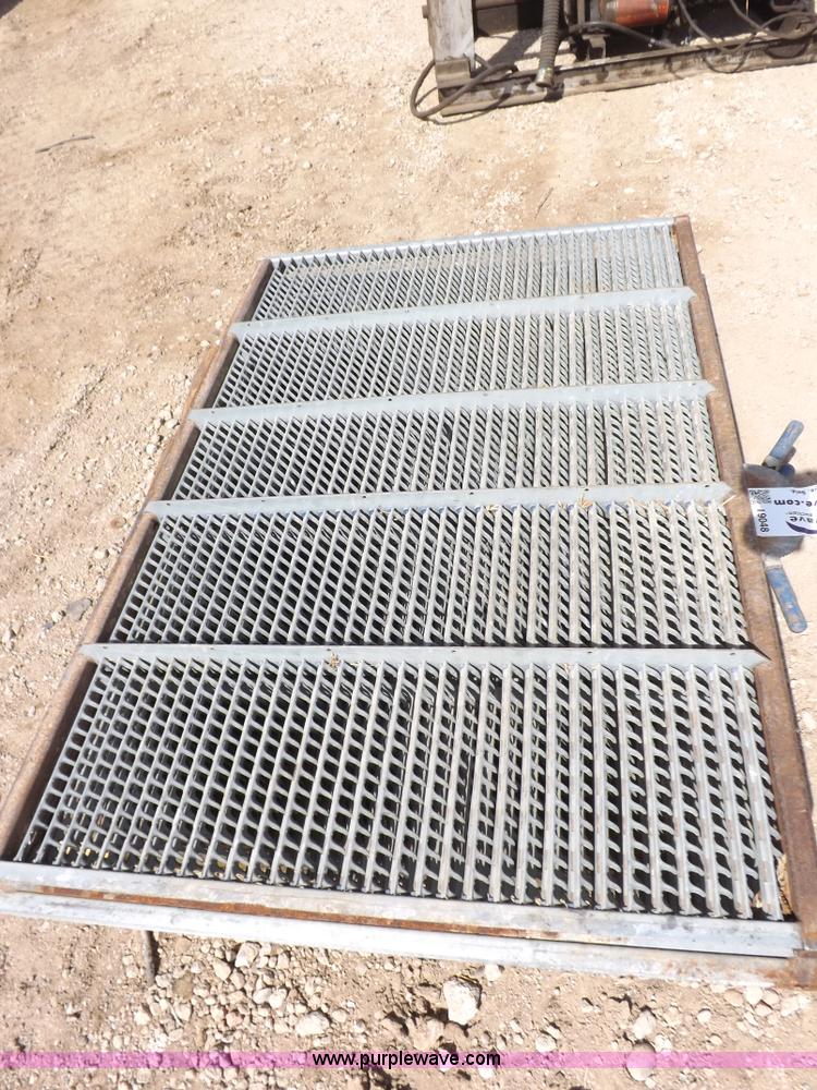 image for item I9048 One set of three screens