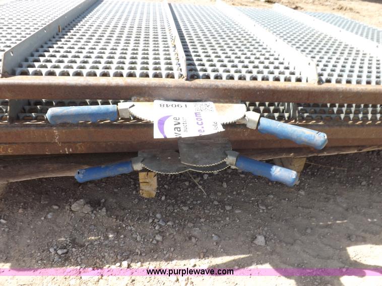 image for item I9048 One set of three screens