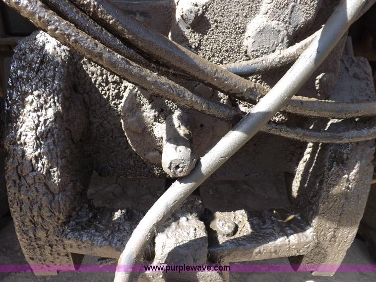 image for item I9054 1980 Allis Chalmers 7060 tractor