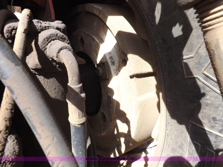 image for item I9054 1980 Allis Chalmers 7060 tractor