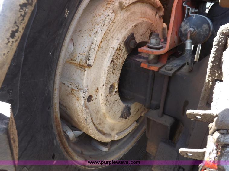 image for item I9054 1980 Allis Chalmers 7060 tractor