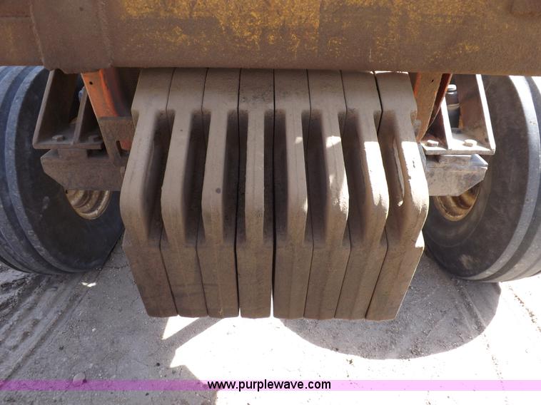 image for item I9054 1980 Allis Chalmers 7060 tractor