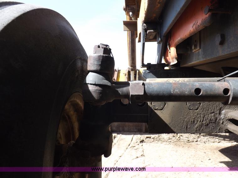 image for item I9054 1980 Allis Chalmers 7060 tractor