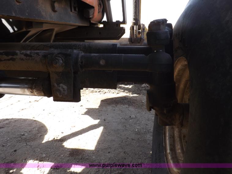 image for item I9054 1980 Allis Chalmers 7060 tractor