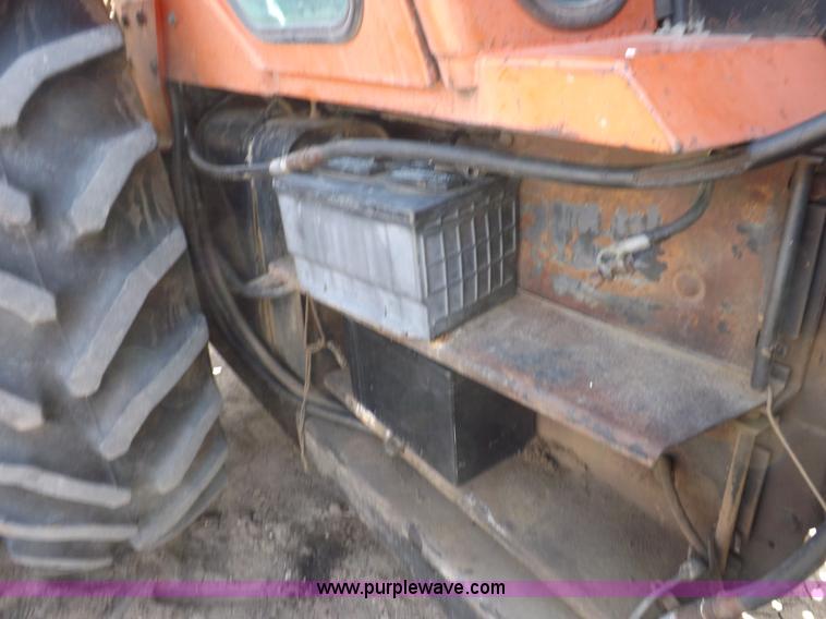 image for item I9054 1980 Allis Chalmers 7060 tractor